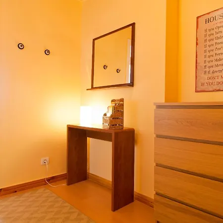 Apartment In Vibrant Bairro Alto *
